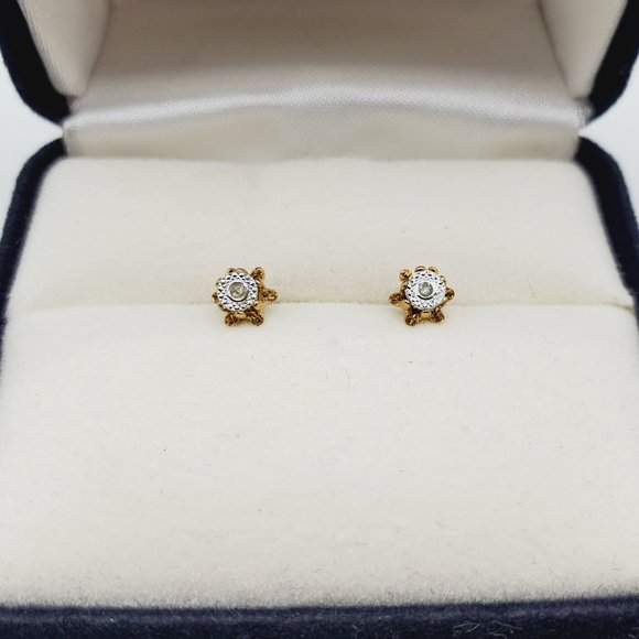 NEW VINTAGE DIAMOND CHIP STUD EARRINGS - Picture 1 of 4